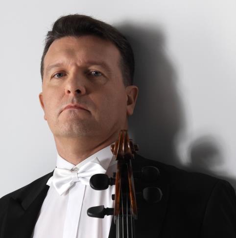 Tomasz Strahl Wybitny wiolonczelista, absolwent Akademii Muzycznej im. Fryderyka Chopina w Warszawie oraz studiów podyplomowych w Hochschule für Musik und darstellende Kunst w Wiedniu.