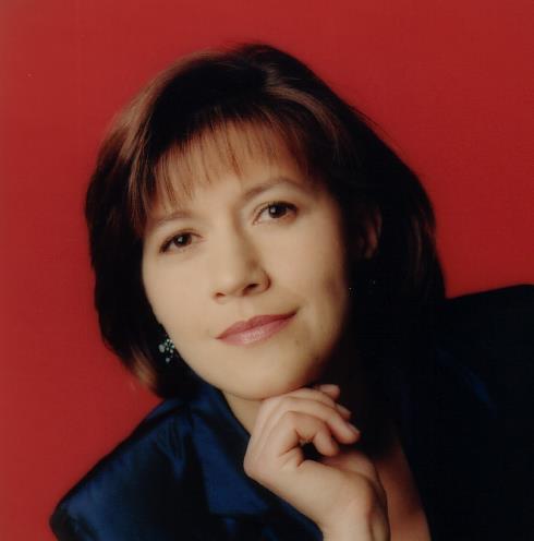 Urszula Kryger Absolwentka dwóch wydziałów Akademii Muzycznej w Łodzi: instrumentalnego w klasie fortepianu (1988) i wokalno-aktorskiego w klasie Jadwigi Pietraszkiewicz (1992).