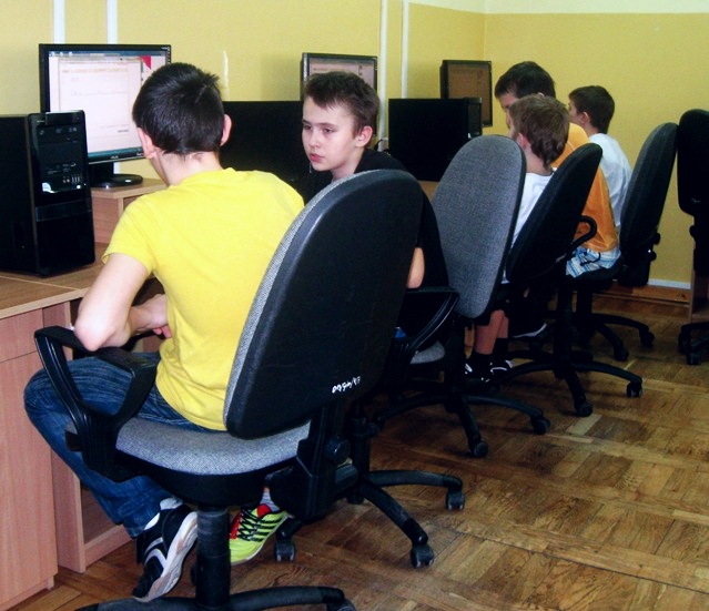 wwwpolskatimespl Polska The Times Numer 15 02/2014 Strona 3 WWWJUNIORMEDIAPL KONKURSY PRZEDMIOTOWE Najlepsi uczniowie naszej szkoły próbują swoich sił w konkursach przedmiotowych W bieżącym roku