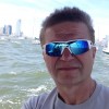 przewieziono go na holownik Delfino SA, jakieś 30 mil od Mar del Plata. Załoga U-880 wyładowała z okrętu na holownik 40 małych, ale bardzo ciężkich skrzynek wielkości skrzyń do amunicji.