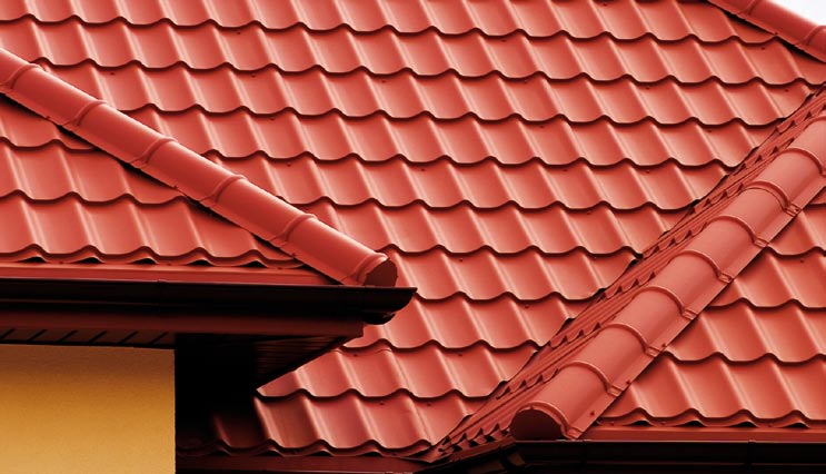 Montaż pokrycia dachowego Podstawą do zainstalowania systemu pokryć dachowych jest właściwe łacenie System jest dostępny w dwóch modułach (moduł = wysokość łuski) 400mm oraz 350mm.