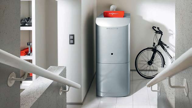 Olejowa technika niskotemperaturowa Żeliwne kotły grzewcze Vitorond 111 18 do 33 kw Vitorond 100 18 do 100 kw Vitorond 111: dodatkowy atut pojemnościowy podgrzewacz c.w.u. Vitorond 111 jest kompaktową, kompletnie orurowaną kombinacją kotła Vitorond 100 i pojemnościowego podgrzewacza c.
