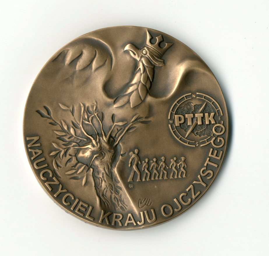 tytuł i medal Nauczyciel Kraju Ojczystego. Uroczystość taka z inicjatywy Zarządu Głównego PTTK odbywa się corocznie od 2011 roku w Ministerstwie Edukacji Narodowej w Warszawie.