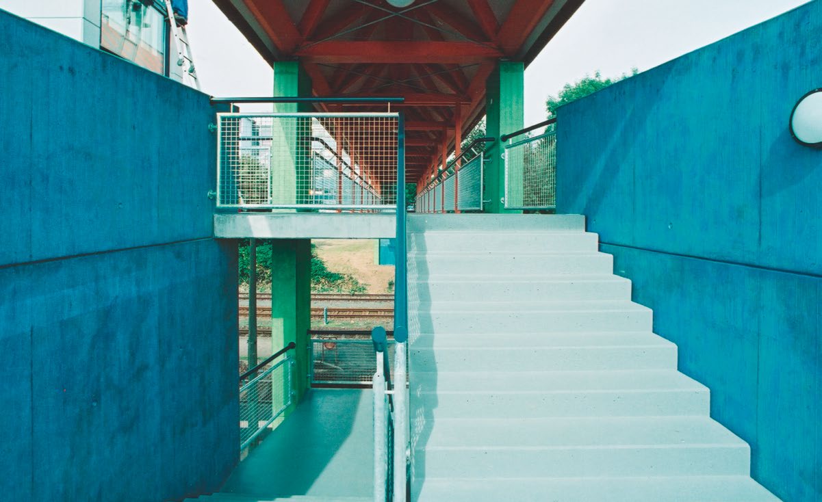 Systemy ochrony powierzchni Disbocret Disbocret 510 Füllschicht I Disbocret 515 Betonfarbe Disbocret 518 Flex-Finish I Disbocret 535 BetonLasur Beton architektoniczny i płukany: lepiej zapobiegać,