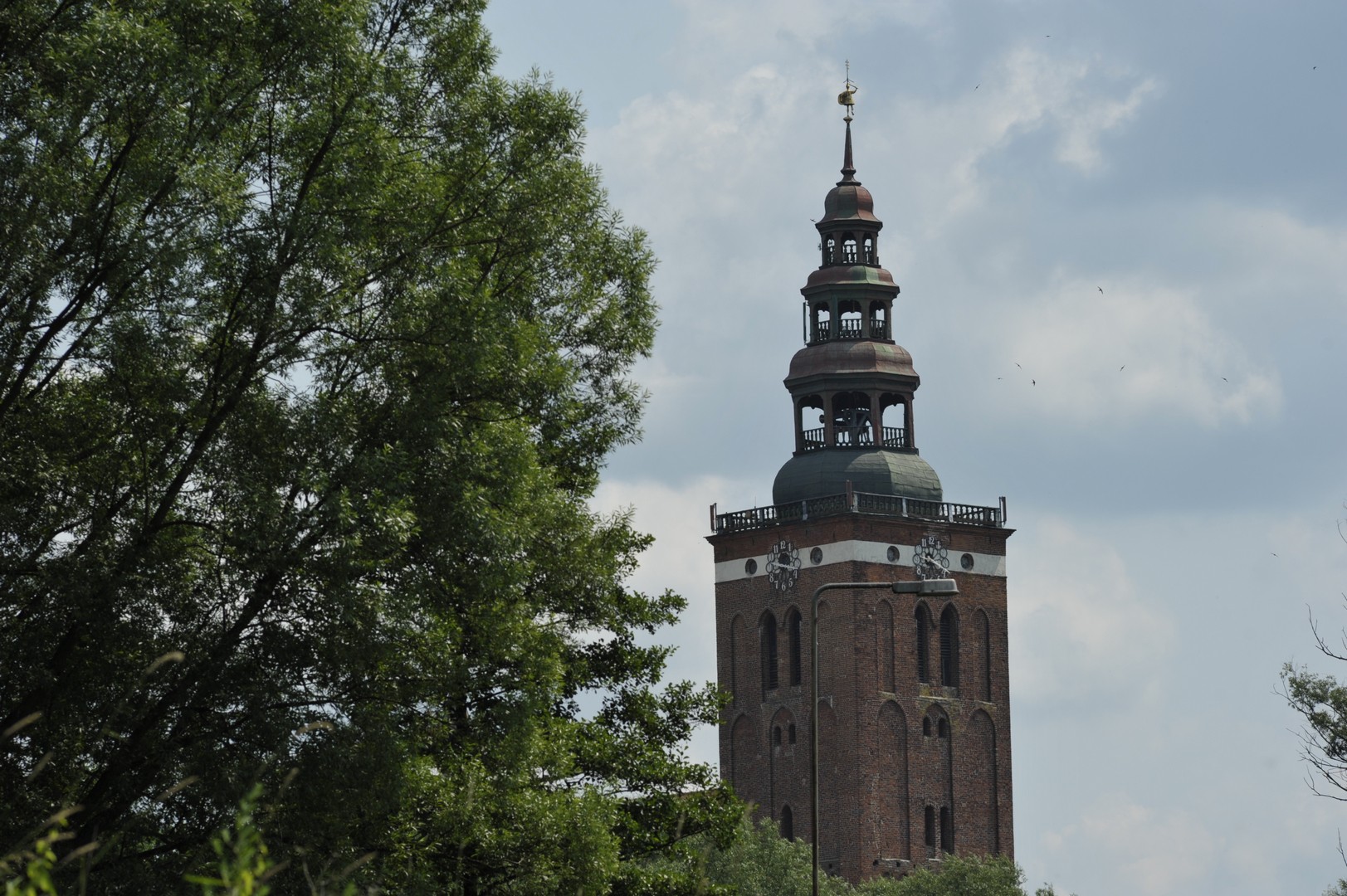 Niezwykle wartościowym elementem naszej kilkugodzinnej wyprawy, była możliwość podziwiania zabytków Warmii, często perełek gotyckiej architektury.