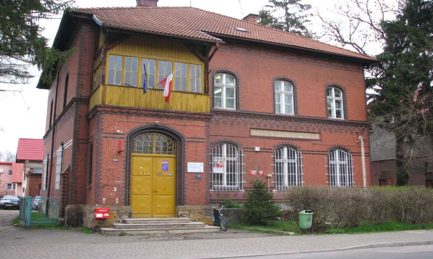 Opis nieruchomości: Nieruchomość ewidencyjnie oznaczona nr 326 o powierzchni 961 m2 obręb nr 2, dla której Sąd Rejonowy w Lwówku Śląskim, V Wydział Ksiąg Wieczystych prowadzi księgę wieczystą