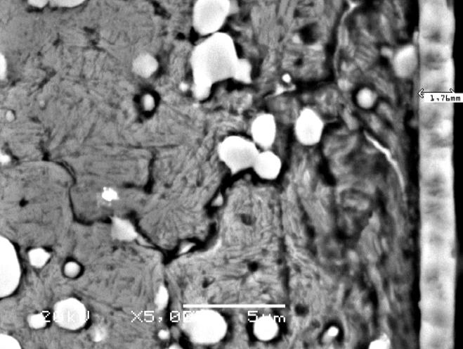 ( 70 V) podłoża, na które nanoszona jest powłoka. Parametry procesu nanoszenia powłoki CrN zawarto w pracy [7]. 3.