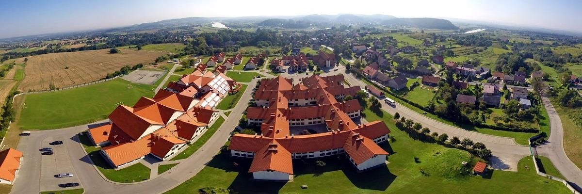 5 O Vi e tia ie Przegląd Piose ki Religij ej Vi e tia a orga izowany jest przez kleryków naszego se i ariu już od po ad lat.