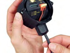 Podłączenie elektryczne 3 5 230 V~ 12 V= 230 V~ 12 V= Możliwe podłączenie stałe lub zastosować wtyczkę sieciową ze stopniem ochrony IP44 (przewidzieć możliwość odłączenia wszystkich biegunów).