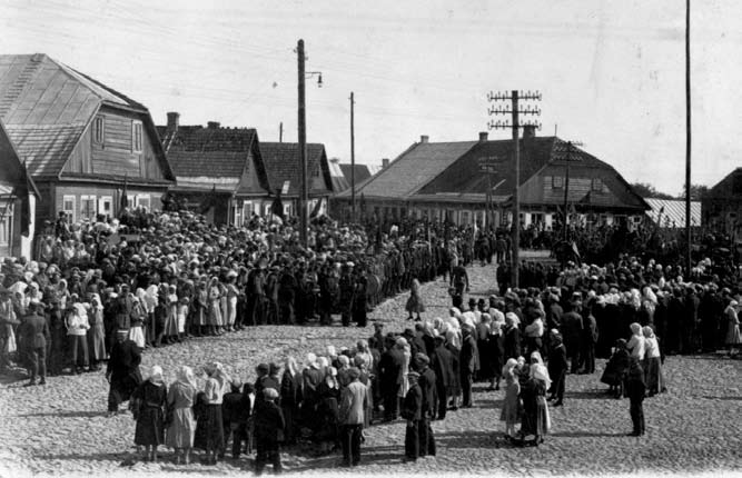 Nr. 3 4 (103 104) 2007 m. kovo balandžio mėn. 21 iniciatyva buvo sudaryta atskira totorių raitelių šimtinė, dalyvavusi parade Butrimonyse ir Alytuje.
