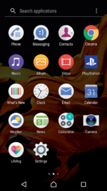 Ekran aplikacji Ekran aplikacji, który można otworzyć z ekranu głównego, zawiera aplikacje fabrycznie zainstalowane na urządzeniu oraz pobrane przez użytkownika.