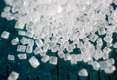 Świat kryształów Sól, cukier, czy kwasek cytrynowy, to