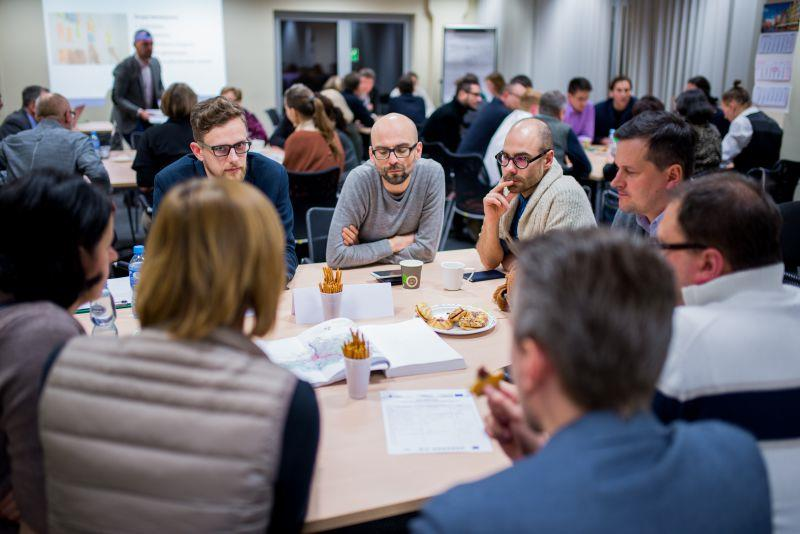 Celem warsztatów jest uzyskanie opinii mieszkańców Gdańska na temat potrzeb, wyzwań i problemów dotyczących parkowania w mieście.