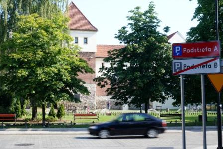 Strefa Płatnego Parkowania została podzielona na część A i B. W sumie znajduje się w nich 2500 miejsc postojowych.