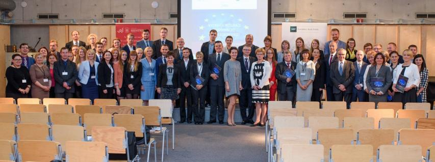 Organizatorzy i absolwenci VII ed.