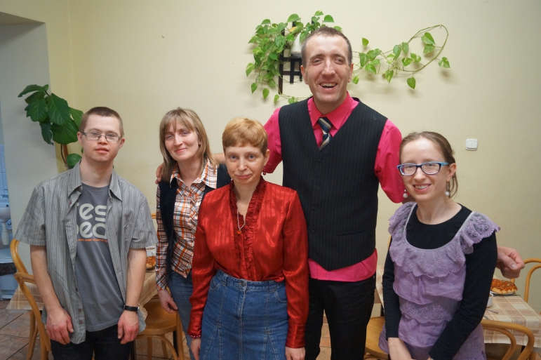 str.5 Razem raźniej 27 listopada nasi uczestnicy: Katarzyna Skrzypczak, Kamelia Kramkowska, Paulina Opara, Marcin Miklejewski i Jolanta Kowal, wraz z instruktorkami: Agnieszką Mazur i Marzeną