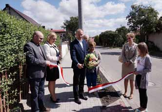 4 Rok mniejszych, ale potrzebnych zadań Remonty, wymiany i dokumentacje Lokalny samorząd troszczy się o szkolną infrastrukturę.