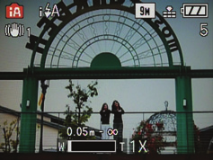 Zoom optyczny pozwala na uzyskanie 0-krotnego zbliżenia, a dodatkowy zoom Podstawy Fotografowanie z zoomem optyczny zbliżenia na poziomie do 6,9 (DMC-TZ/DMC-TZ: 5,9) raza przy niższej jakości obrazu.
