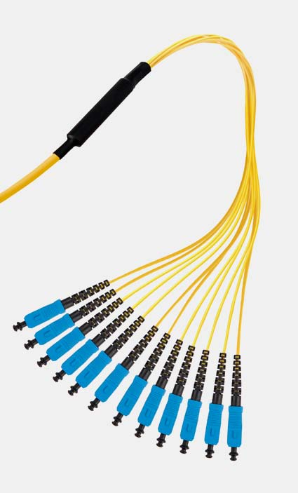 Seria OptiKab A Seria OptiKab F Wiązka kablowa OptiKab A wyprowadzenia na tubie 0,9 mm ułatwiające instalację w przełącznicach od strony liniowej instalacja w korytach lub duktach zakończenia kabla
