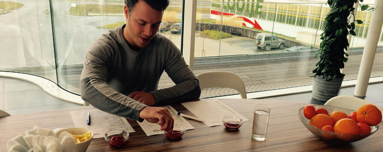4 MARZEC 2016 POGAWEDKA O POMIDORACH Tekst: Niels Honders KETCHUP UPDATE Najwyższy czas na kolejne informacje o naszym keczupie!