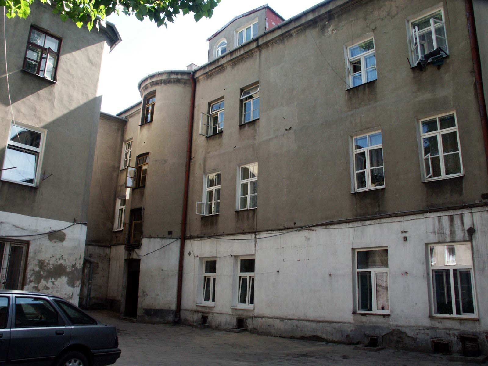 Podwórko, Lubartowska 24 dawna