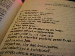 EWANGELIA NA NIEDZIELĘ (J 1,1-18) Na początku było Słowo, a Słowo było u Boga, i Bogiem było Słowo. Ono było na początku u Boga.