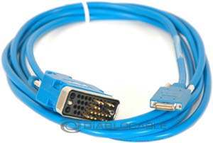 Łączenie routerów za pomocą kabla szeregowego Rysunek 1. Kabel CAB-SS-V35MT z męskim złączem V.35 DTE i Ŝeńskim złączem V.35 DCE Routery są urządzeniami typy DTE, tzn.