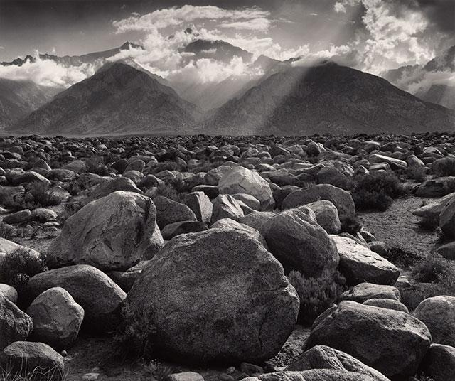 W 1943 r Anselm Adams zamontował specjalną platformę na dachu