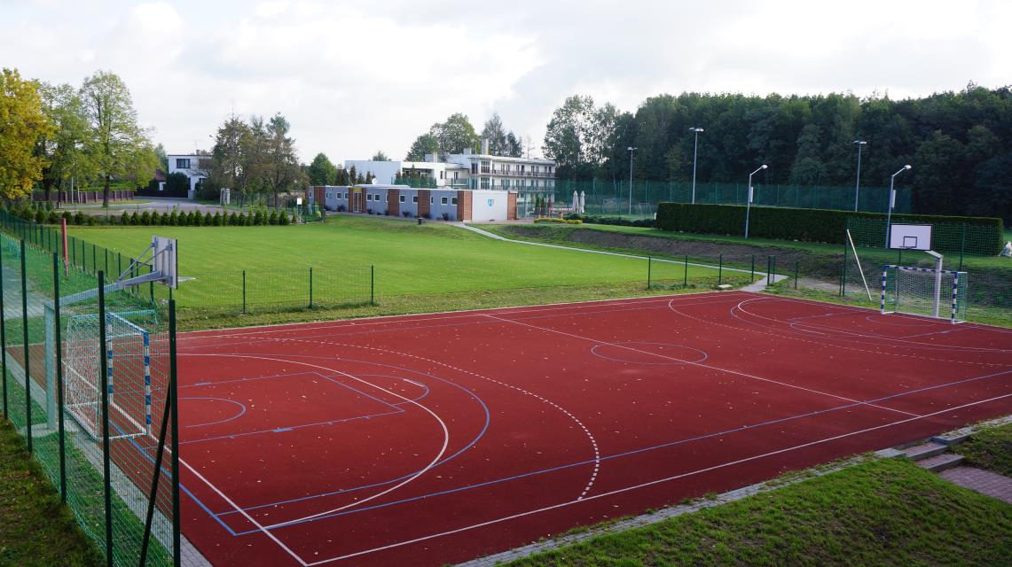Gimnazjum Nr 4 Mysłowice ul. Mikołaja Reja 28; warunków do prowadzenia zajęć z wychowania fizycznego w: Gimnazjum Nr 2 Mysłowice ul. Górnicza 4, Gimnazjum Nr 6 Mysłowice ul. Chromika 3.