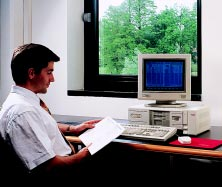 OFF 5 W oparciu o: stopieƒ ochrony IP, iloêç miejsca zajmowanego przez blok zasilajàcy (patrz przyk ady), pràd znamionowy i rozmieszczenie szyn zbiorczych wymagania przedzia u kablowego (szyny,