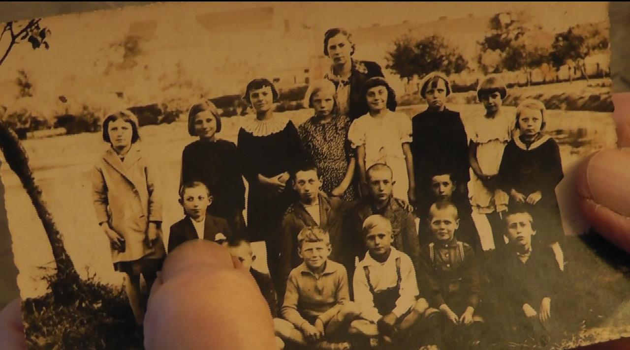 3 zwierzętami. Był on wówczas tak rozpowszechniony, że okoliczna ludność polska nazywała ironicznie miasteczko kozim rynkiem.