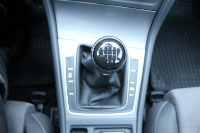 Immobilizer tunning Centralny zamek Światła przeciwmgieln e homologacja stan idealny właściciel niepalący Czujnik deszczu Czujniki parkowania Bluetooth Czujniki parkowania przód Alufelgi Opis