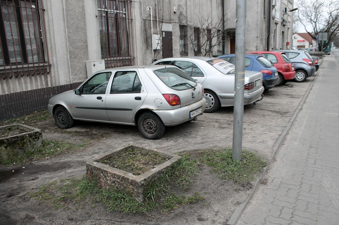 5. Parkingi rowerowe proponowane lokalizacje Brak bezpiecznych miejsc parkingowych dla