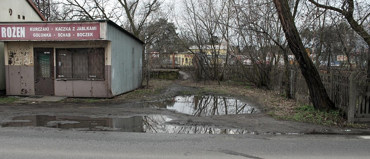 7. Brak wejścia na peron od strony północnej Niewyznaczone