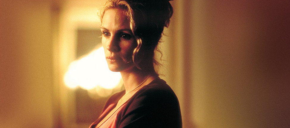 Erin Brockovich Erin Brockovich (Julia Roberts, która dostała za tę rolę Oskara) jest w sytuacji nie do pozazdroszczenia.