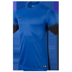 LASER PR III WYGODA I ODPROWADZANIE WILGOCI GODNE MISTRZÓW. Materiał Dri-FIT odprowadza wilgoć, zapewniając suchość i komfort.