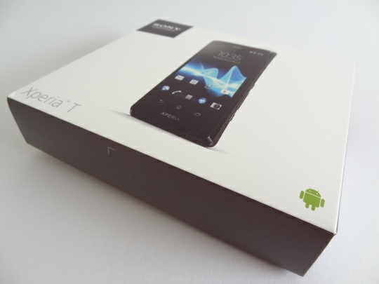 Podsumowanie Sony Xperia T trafia na rynek w najbardziej gorącym czwartym kwartale. W segmencie premium będzie walczył z topowymi Samsungami i iphone 4S i 5. Bardzo mocno wspiera go w tej walce Bond.