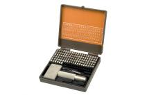 Stempel alfabetowy Do stali twardej. A-Z + znak &. Całe szlifowane. Do wybijania znaków w materiale o wytrzymałości na rozciąganie do 200 kg/mm². Część robocza hartowana do HRC 60-61.