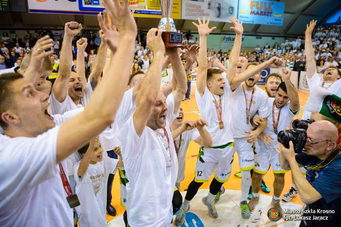 KOLEJNOŚĆ KOŃCOWA: 1. Miasto Szkła Krosno - prawo gry w rozgrywkach PLK SA 2. Legia Warszawa 3. Max Elektro Sokół Łańcut 4. GKS Tychy 5. MKS Znicz Basket Pruszków 6. Astoria Bydgoszcz 7.