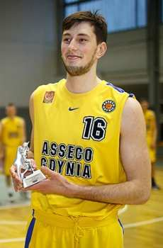 2LM OFICJALNE NAGRODY ZA RUNDĘ ZASADNICZĄ: (wyboru dokonywali trenerzy) MVP: Grzegorz Arabas (Kotwica 50 Kołobrzeg) GRUPA A NAJLEPSZY TRENER: Sebastjan Krašovec (Asseco II Gdynia) PIERWSZA PIĄTKA: