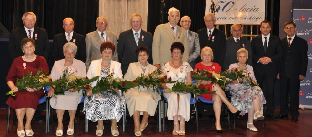 Jubileusz 50 lecia 38 par małżeńskich wzięło udział w uroczystości wręczenia medali za długoletnie pożycie małżeńskie, nadanych przez Prezydenta Rzeczypospolitej Polskiej.
