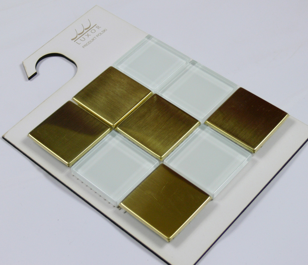 Panele z zadrukiem Produktem, który w pełni odpowiada na potrzebę samodzielnego projektowania przestrzeni, są też oferowane przez firmę Luxor drukowane panele szklane, dostępne w wymiarach: 30x60,