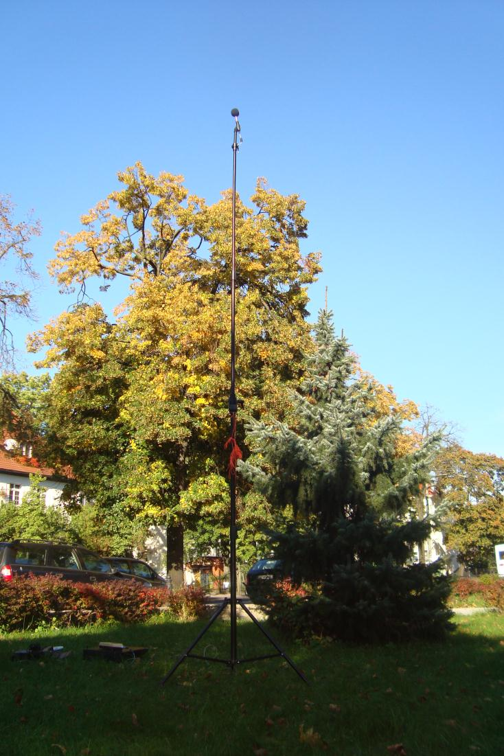 Wartości zmierzone Fotografia 4: Otoczenie punktu pomiarowego PK4 Numer punktu pomiarowego PK4 Źródło hałasu Ul. 3 majs Data i godzina wykonania pomiaru 03.10.12r.