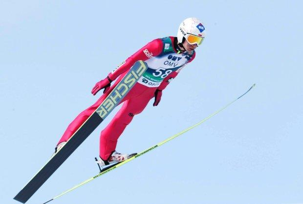 Sport Wyniki ostatnich rozegranych turniejów skoków narciarskich. Konkurs w Innsbrucku Turniej Czterech Skoczni 4 stycznia 2017r. 4 miejsce Kamil Stoch, 6 miejsce Maciej Kot, 7 miejsce Piotr Żyła.