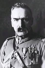 Z odezwy Józefa Piłsudskiego do społeczeństwa polskiego Obywatele i obywatelki! [...] Okupacja w Polsce przestaje istnieć. Żołnierze niemieccy opuszczają naszą Ojczyznę.