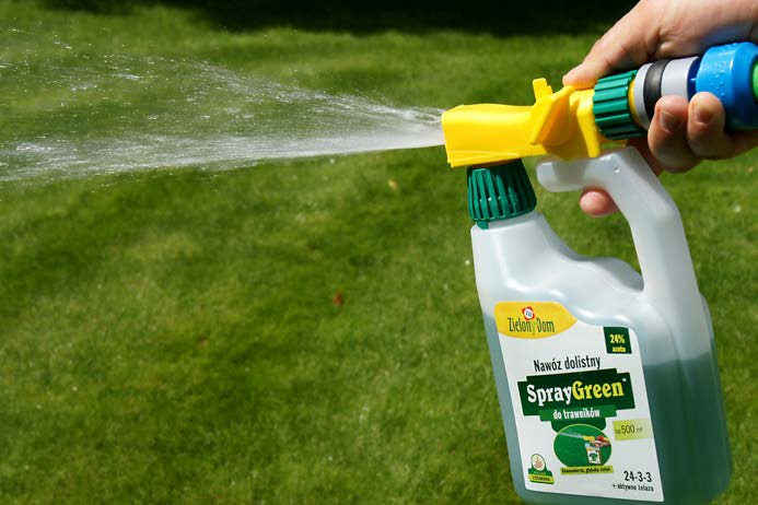 Nawozy ogrodowe 24-3-3 SprayGreen R nawóz dolistny do trawników z rozpylaczem 5 900026 002888 Największa koncentracja azotu. Formuła z USA.