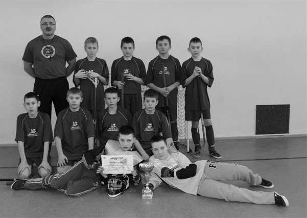 Reprezentanci Szkoły Podstawowej w Kozielicach podczas zawodów regionalnych, rozgrywanych 8 marca 2012 roku w Dębnie awansowali do finału wojewódzkiego Igrzysk Młodzieży Szkolnej w unihokeju chłopców.