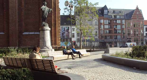 Theaterplein, Antwerpia, Belgia Secchi