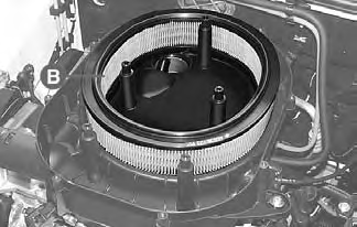 FILTR POWIETRZA WYMIANA rys. 17-18: wersja 1.28V Odkr ciç Êruby znajdujàce si na pokrywie filtru powietrza, wyjàç pokryw A i filtr powietrza B do wymiany. rys. 19-20: wersja 1.