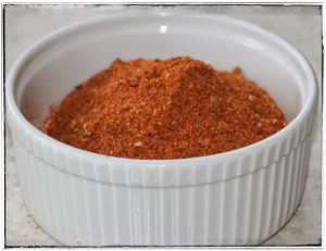pikantna mieszanka habanero chili Jest to jedna z moich ulubionych pikantnych mieszanek, którą przede wszystkim stosuję do drobiu, ale na równi idealnie nadaje się do czerwonego mięsa.